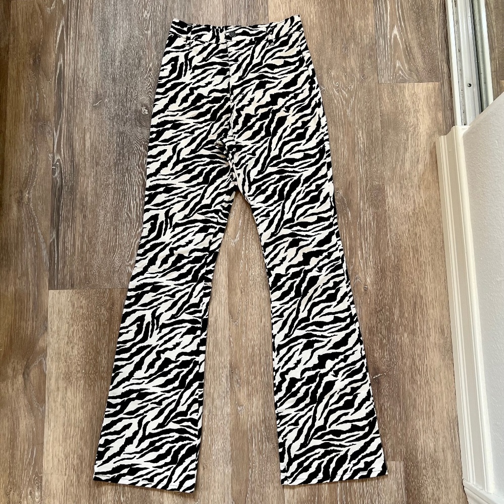 MOTEL ROCKS Woven Trouser in 90s Zebra | XS - Picture 3 of 9